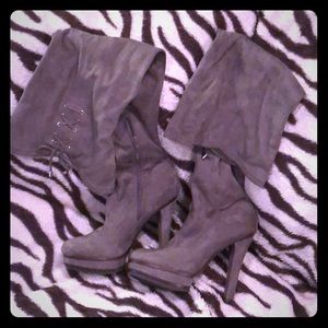 J Lo Above the knee Boots 👢 ❤️